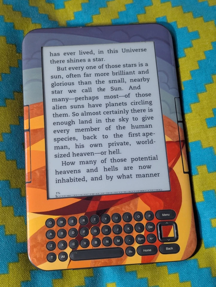 Amazon Kindle Keyboard WiFi - Graphite - 4GB - 3rd Generation eReader - Image 3 of 4