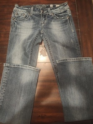 New Miss Me Women's Sise 26 Boot Cut Distressed Denim Jeans