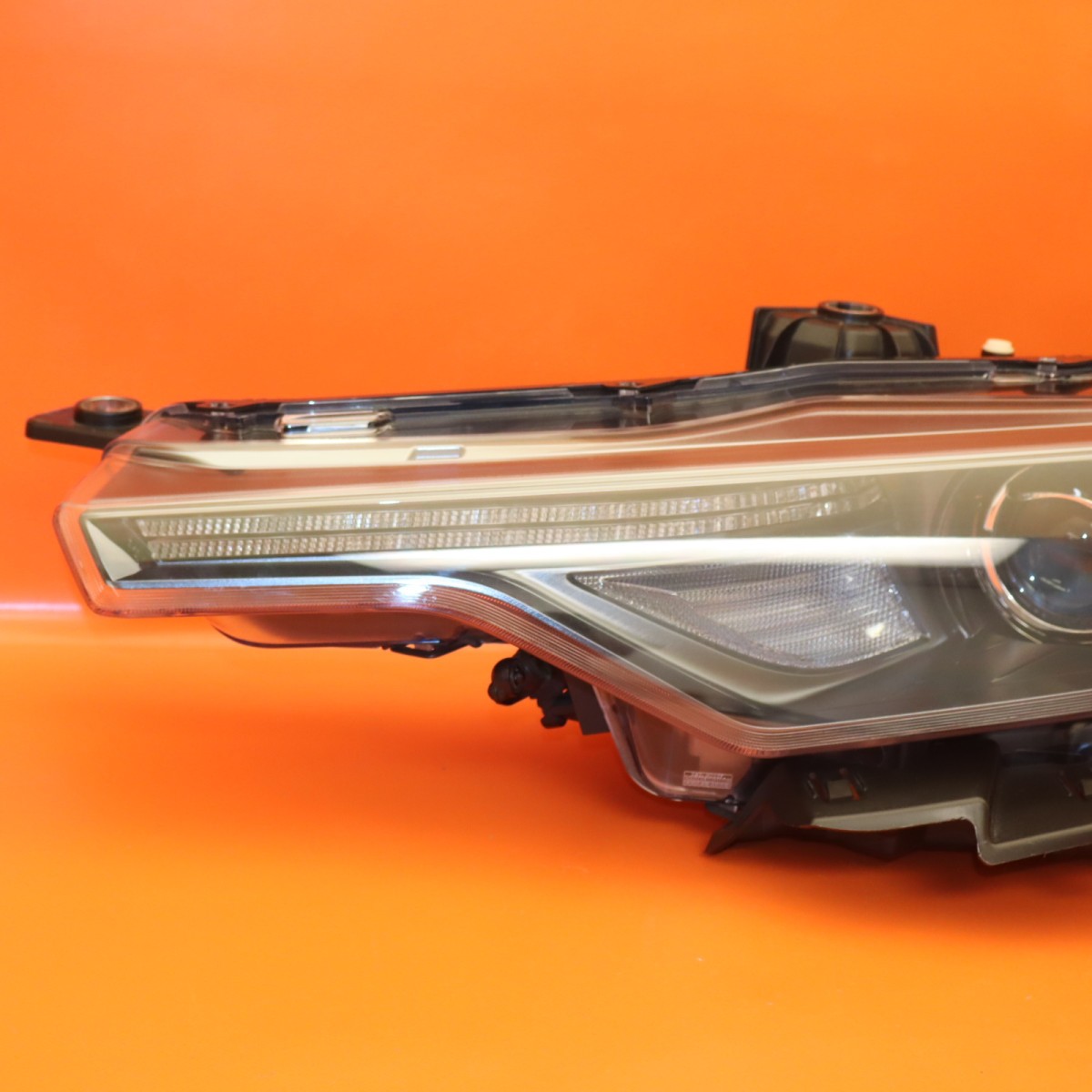 MASERATI LEVANTE HEADLIGHT LEFT DRIVER 2017 2018 2019 2020 XENON 670034642 OEM