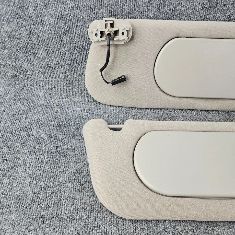 Par de parasoles Ford Explorer 2002-2005 OEM conductor pasajero con luces grises Foto 2 de 4