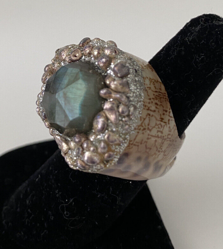 VIVRE Genuine Conch Shell with Labradorite Stone an Silver Drops Ring Size 7