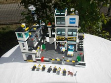 LEGO CITY 7744 Le poste de police 2008 