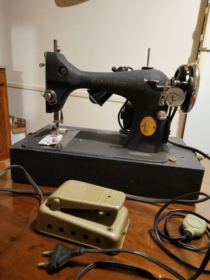 machine à coudre De Voyage  Singer Ancienne - Photo 2/4