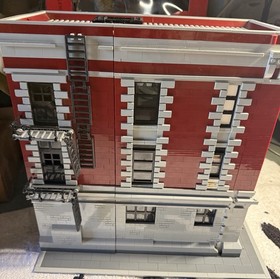 LEGO Ghostbusters Firehouse Headquarters 75837 and Ecto 1 21108