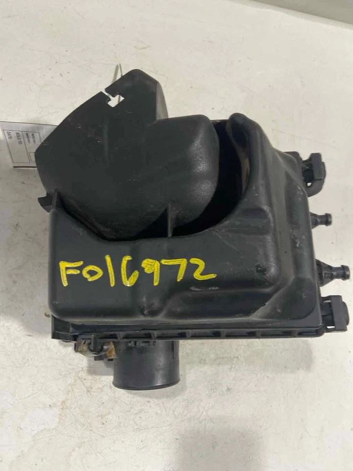 Б/у воздухоочиститель в сборе подходит: 2013 Nissan Sentra 1.8 класса A - Изображение 2 из 4