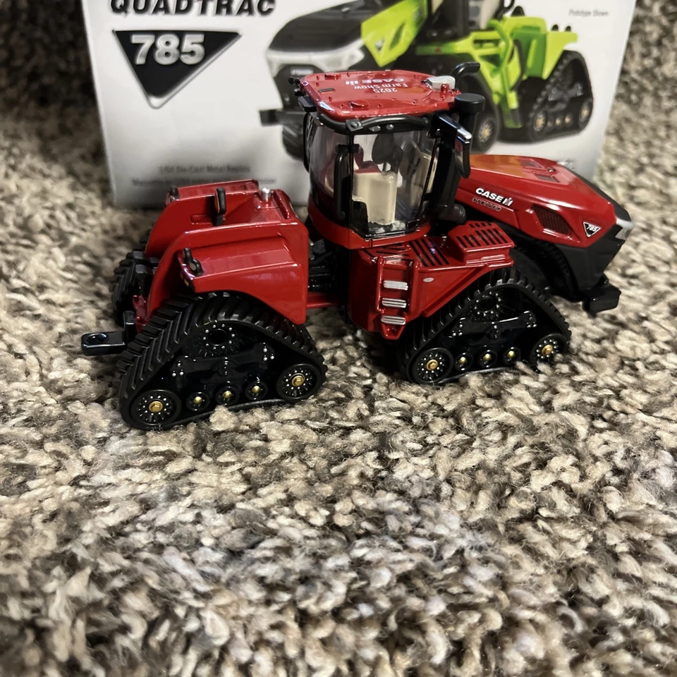 1/64 ERTL 2025 Farm Show 785 Quadtrac Case IH Steiger NEW!! RED CHASE!! - Image 3 of 3