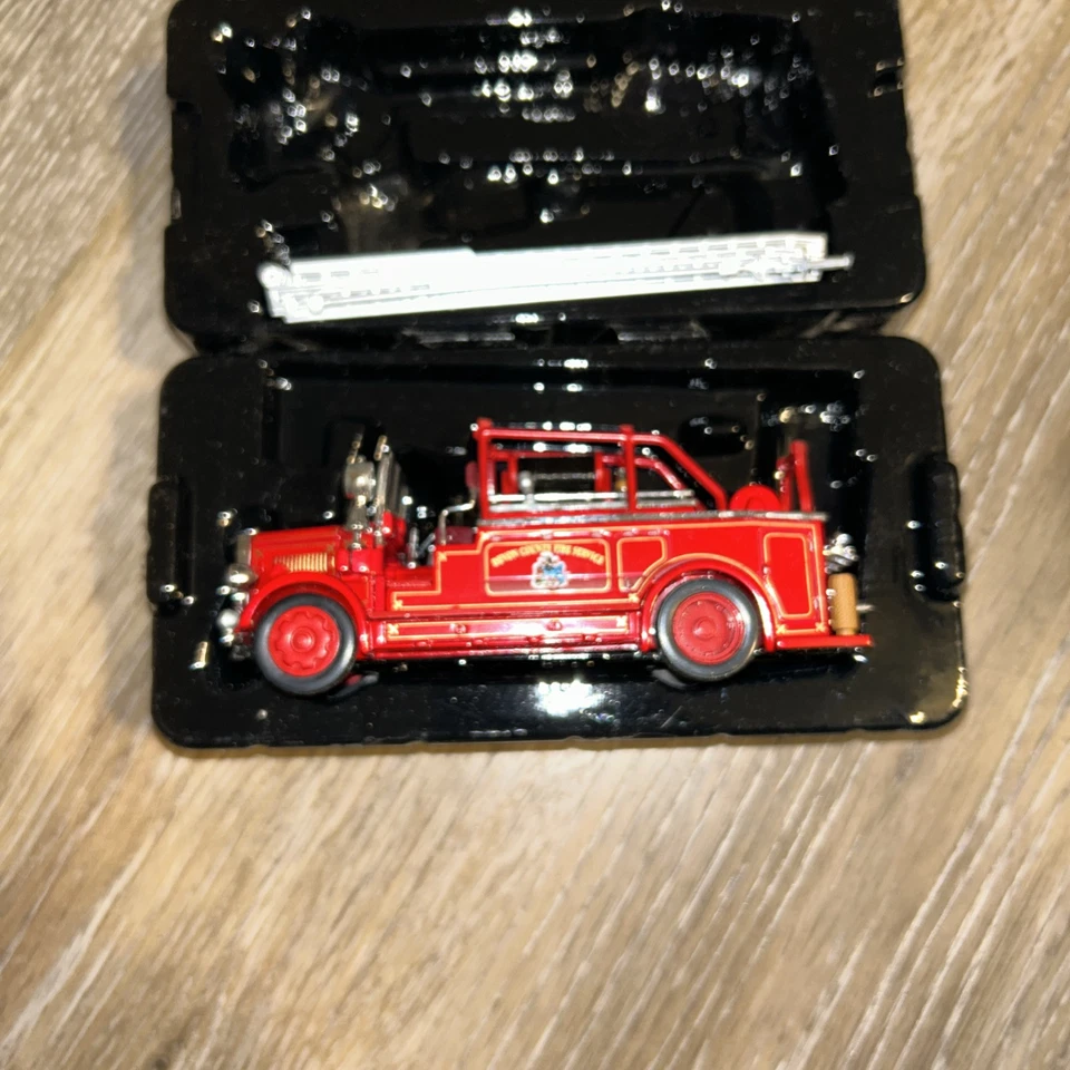 Matchbox Models Of Yesteryear 1936 Leyland Cub Open Top Ladder Truck Worn Box - Image 2 of 4