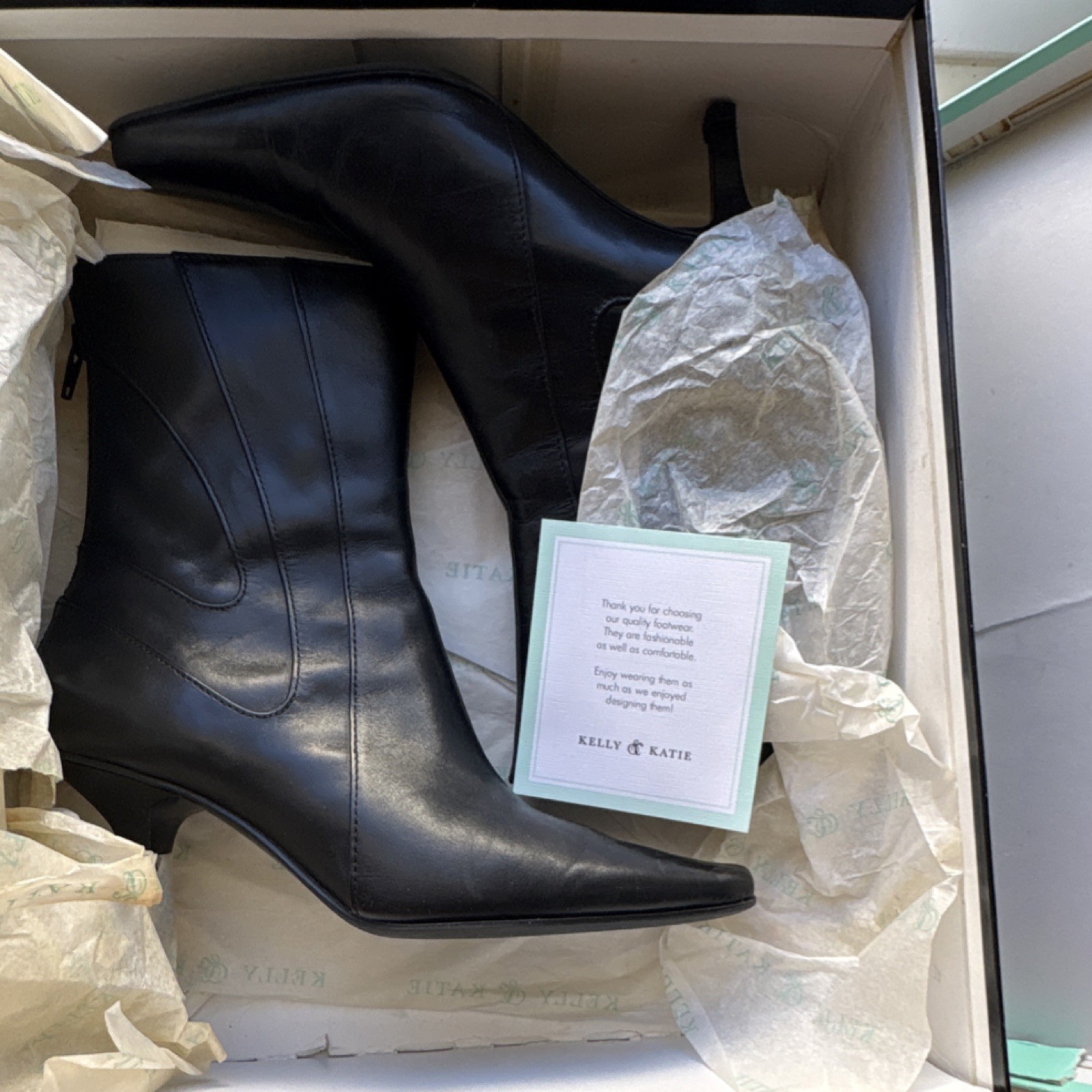Kelly & Katie Bonus Black Leather Ankle Boot Pointed Toe Zip Women's 5.5M