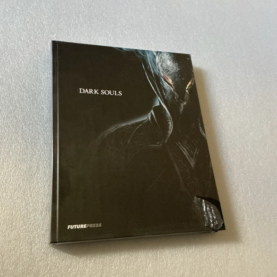 DARK SOULS STRATEGY GUIDE (HARDBACK) BOOK (FUTURE PRESS)  NEW VGC Rare souls - Image 2 of 4