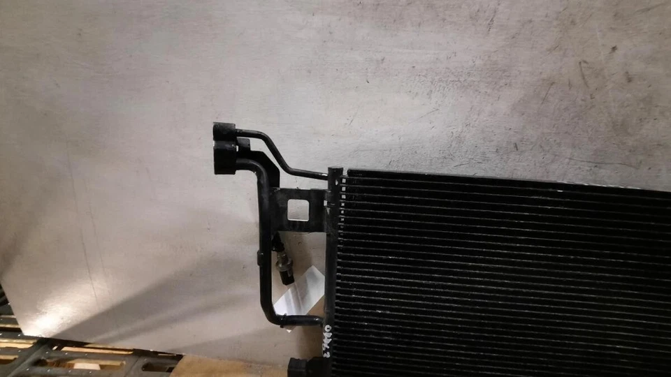 Volkswagen Passat 2003 2,0 L gasolina aire acondicionado radiador 8D0121251P Foto 4 de 4