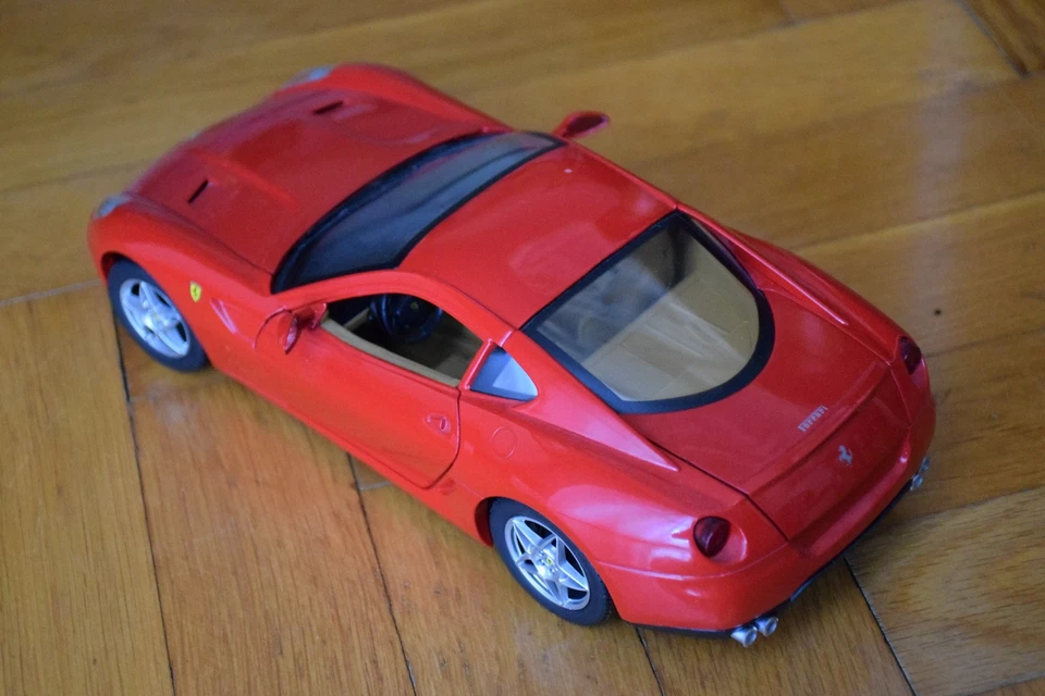 Ferrari 599 GTB Hotwheels 1 18 - Immagine 2 di 4
