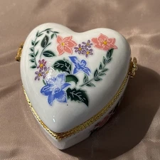 Vintage Ceramic Valentine Floral & Ivy Trinket Box Gold Trim 2.5" Jewelry