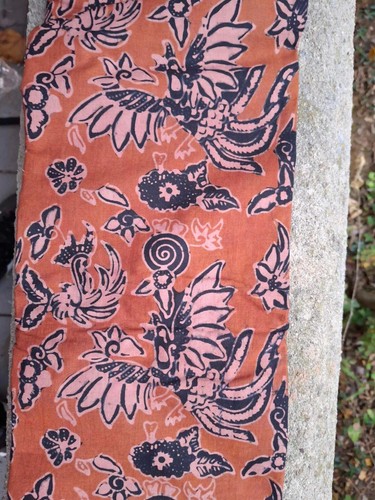 Indonesian hand printed batik fabric 100" by 43" - Picture 2 of 2
