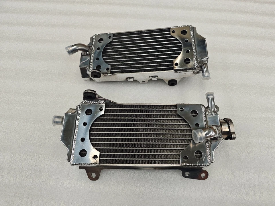 Radiador reforzado compatible con Yamaha YZ250F 2019-2023; YZ450F 2018-2022 Foto 4 de 4