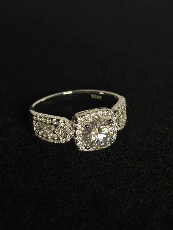 Bague moissanite 1 ct argent 925 le solitaire chic du quotidien