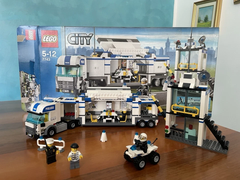 LEGO City 7743 Police Command Center, foto 1 di 5