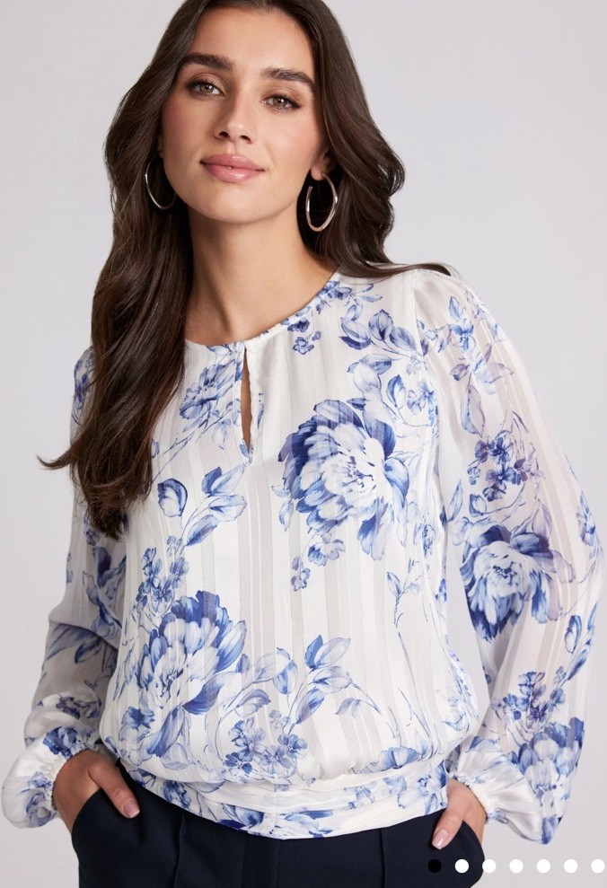 NWT Laura Petite SP Floral Print Blouse in White and Blue