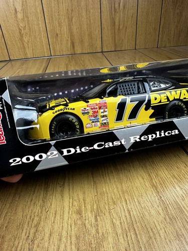 NASCAR Die Cast Team Caliber 1:24 2002 Matt Kenseth DeWALT #17 - Picture 6 of 18