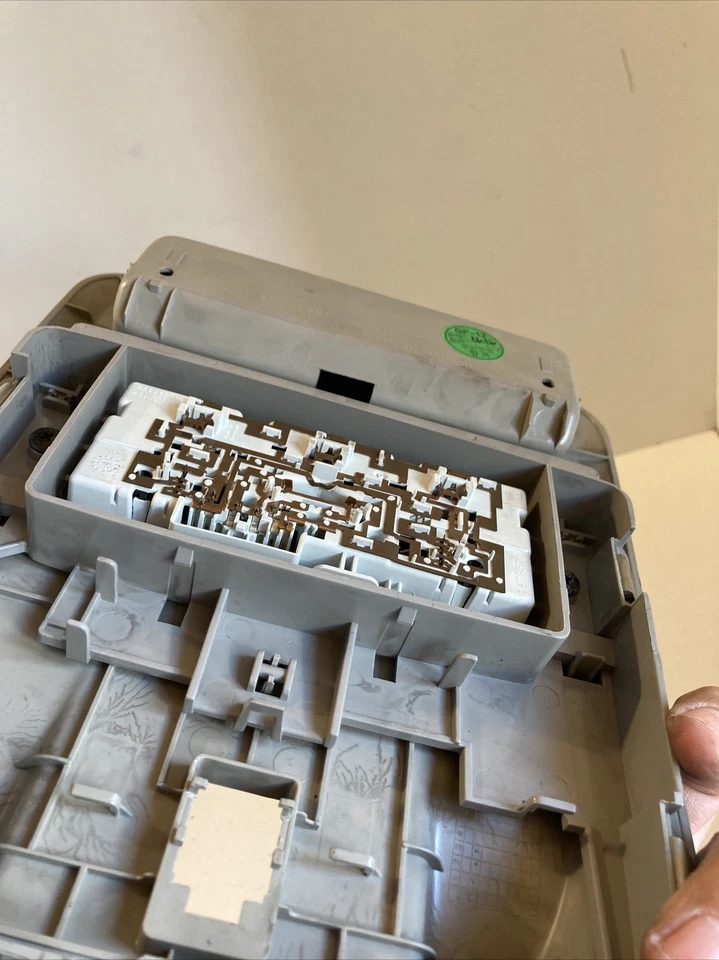 Chevrolet Orlando Interior Reading Light Front 95181585 Genuine 2.0 Vcdi 2011 - Изображение 4 из 4