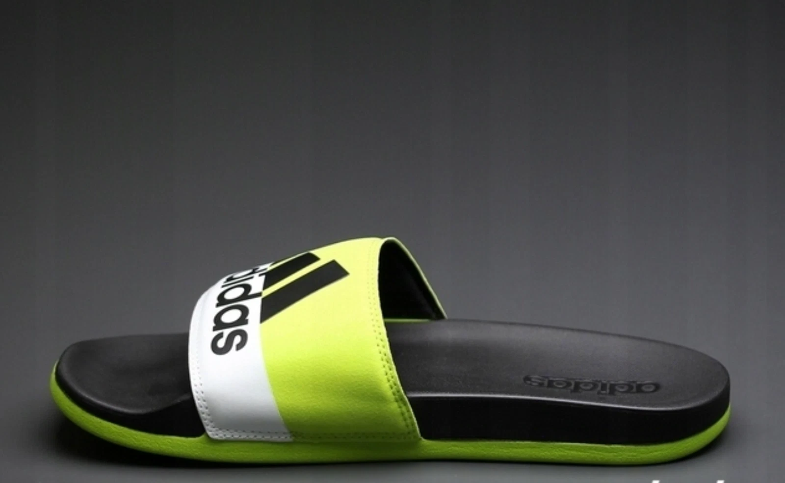 6 sandali da uomo Adidas ADILETTE SC Supercloud slides verde nero logo infradito