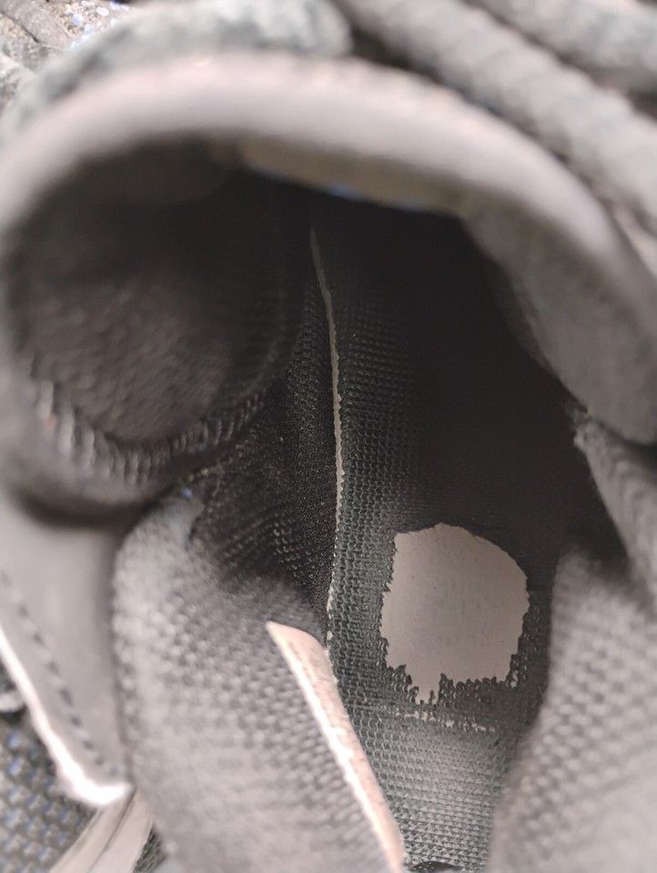 Under Armour Charged Kids Unisex Athletic Sneakers Size 9.5 Unisex