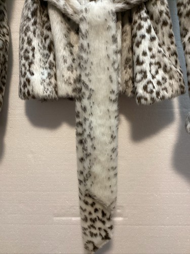 Karen Kane Faux Fur White / Brown Belted Jacket Size Small SKU # 58833 - Picture 4 of 12