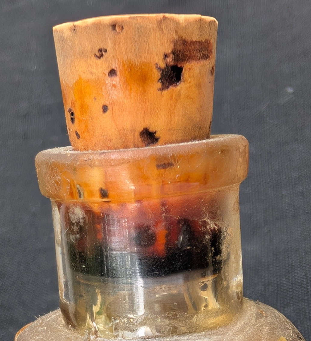 ANTIQUE VTG FRY'S ART CO. MEDIUM FOR MIXING EMBOSSED GLASS BOTTLE CORK 3/4 FULL