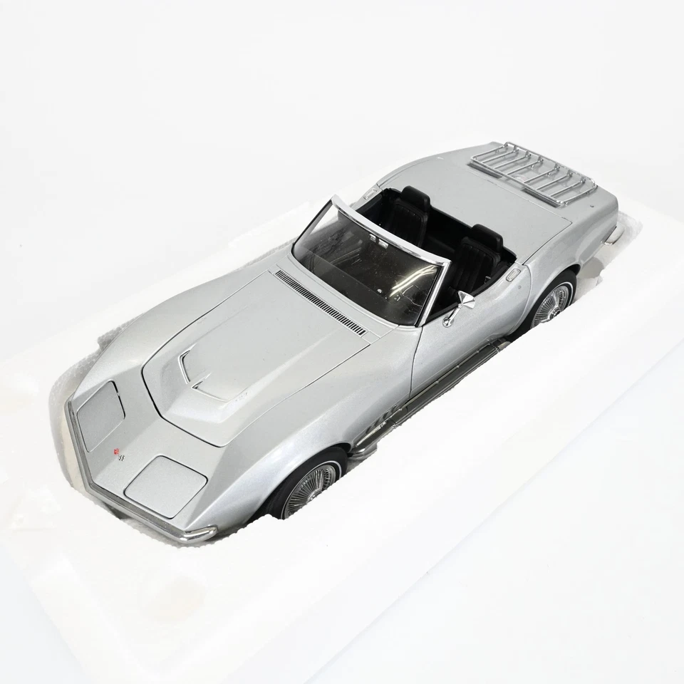 AUTOart 1/18 Chevrolet Corvette 1969 Cortez Silver Diecast Model Car - Imagen 4 de 4