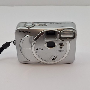 FUJIFILM FINEPIX A610 デジタルカメラ FUJIFILM FinePix A610 Silver 6.3 MP Digital Camera - Newegg.com