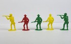 1960’s Toy Cowboy & Indian Figures, Yellow /Green/ Red Unknown Brand Lot Of 28 — photo 6