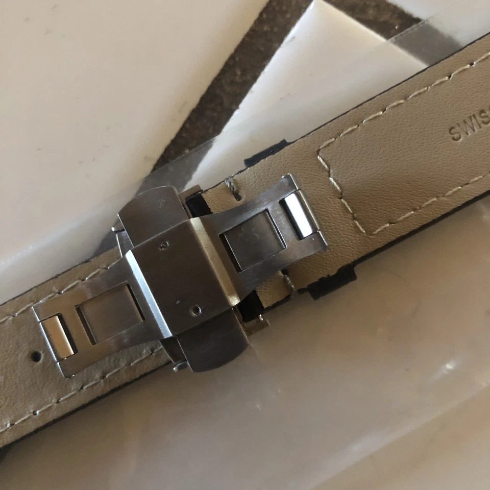 VICTORINOX 瑞士军队 ALPNACH BLK 皮革表带 24 毫米机器 6 241188 瑞士制造 — 第 4/4 张图片