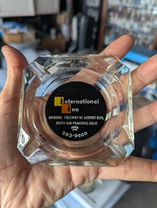 1960-70s Era South San Francisco California International Inn Hotel ashtray-----
