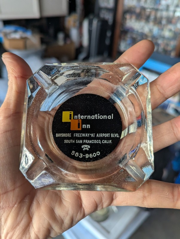 1960-70s Era South San Francisco California International Inn Hotel ashtray-----