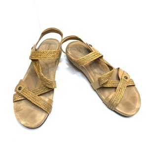 $160 Taos âTrulieâ Sandals In Camel Size 42 | eBay
