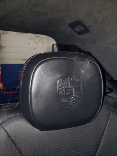 20 21 22 23 24 PORSCHE CAYENNE Left Rear Headrest ONLY Black AL Leather w/Logo - Picture 5 of 17