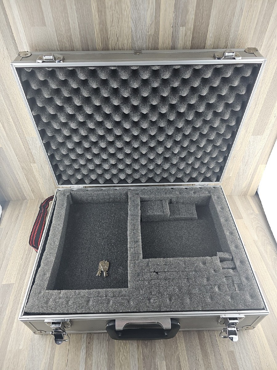 K•K Aluminum Silver Storage Case Latch Close and Lockable With