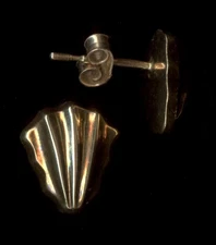 14K .85 Gram Solid Yellow Gold 11mm Leaf Petal Clam Shell Stud Earrings FM