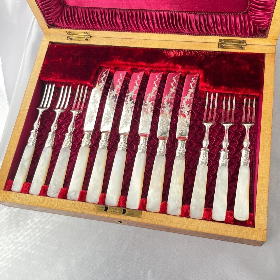 [UK] [White Mother of Pearl] Dessert Set 12 Knives/Forks in Decorative Wooden Ca - Image 2 of 4