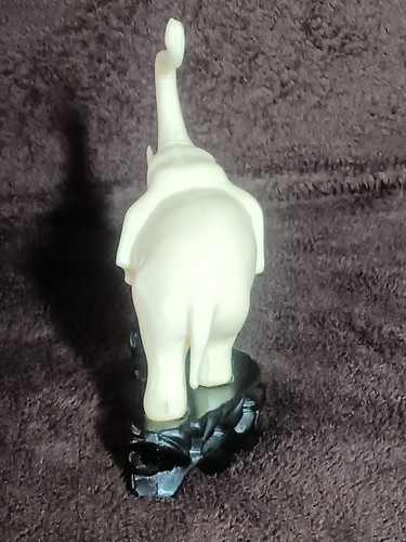Figura elefante Hong Kong color marfil - Imagen 5 de 7