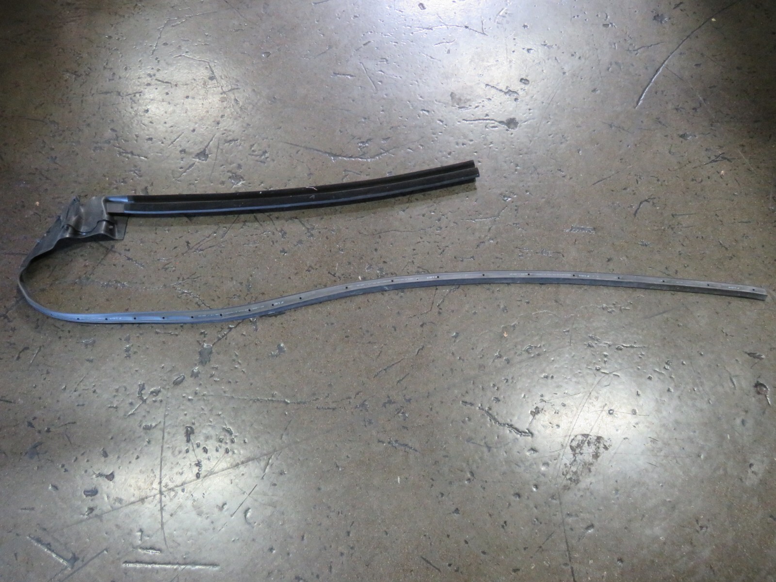Ferrari Portofino, RH, Right, Inner Glass Scraper Molding, Used