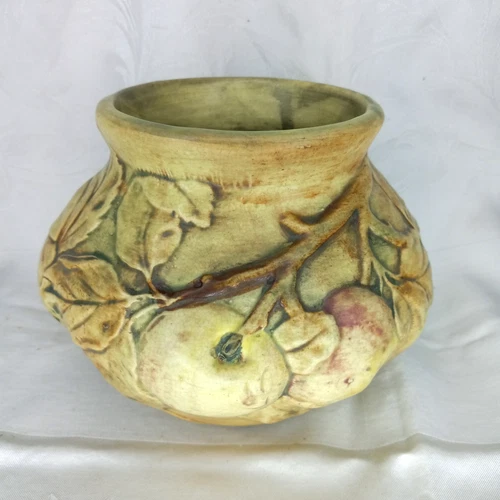 WELLER BALDIN ART NOUVEAU ART POTTERY APPLE TREE VASE BIG 6"  X  8"