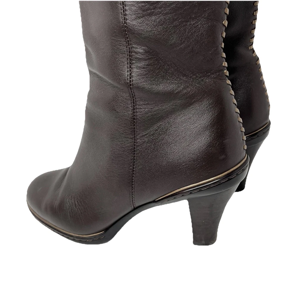 Botas de montar altas de cuero marrón con tacón blando cremallera lateral y encaje trasero talla 9 Foto 3 de 4