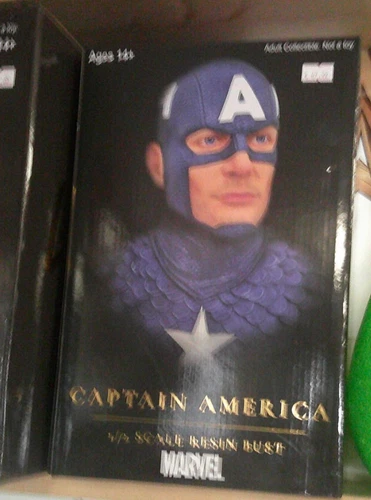 Busto de resina escala 1/2 Capitán América 3D de Marvel Legends