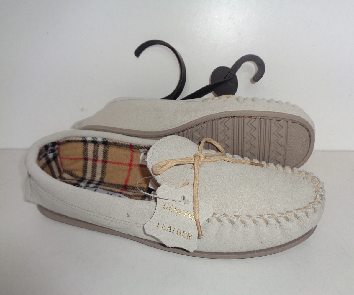 nike moccasin slippers