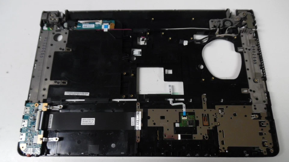 Genuine Sony VAIO VPCEA24FM - Palmrest w/Touchpad - 012-001A-3012-D / Tested - Image 2 of 4