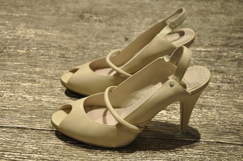 Diesel Treat Women Shoes Pump Sandals Leather Bone White Euro Size 38 US Sz 7.5 - Picture 2 of 12