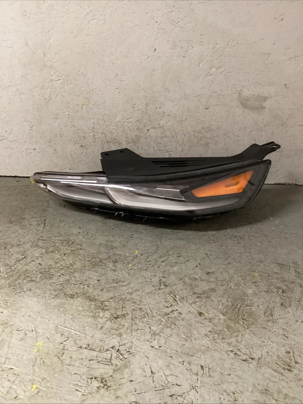 2019-2020 HYUNDAI SANTA FE FRONT LEFT DRIVER DAYTIME RUNNING LIGHT DRL OEM