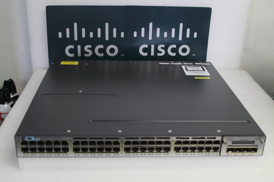 Cisco Catalyst WS-C3750X-48P-E con C3KX-NM-1G - Conmutador Gigabit Poe DOBLE ALIMENTACIÓN  Foto 2 de 4