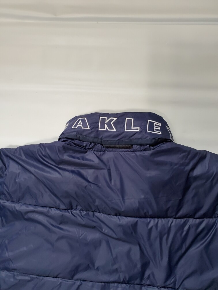 NWT Mens Oakley Puffer Jacket Block Utility Large Dark Blue NWT Mens Oakley Puffer Jacket Block Utility Large Dark Blue