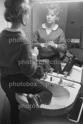 * Sylvie Vartan - Exclusive RARE PHOTO N 2955 *